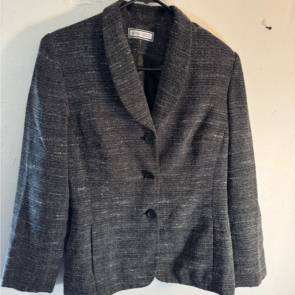 Black and White Structured Blazer with Notched Lapels